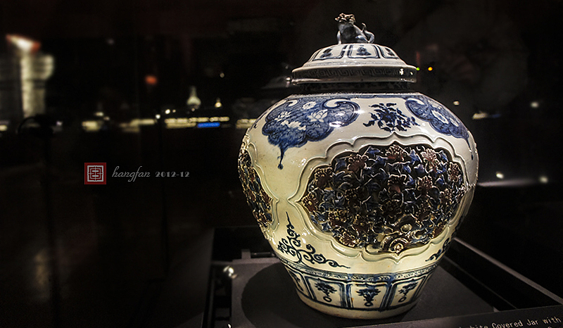 在这里看到和我家一样的元朝青花瓷的瓷器!我家有两个,不过是仿制品!(*^__^*) 