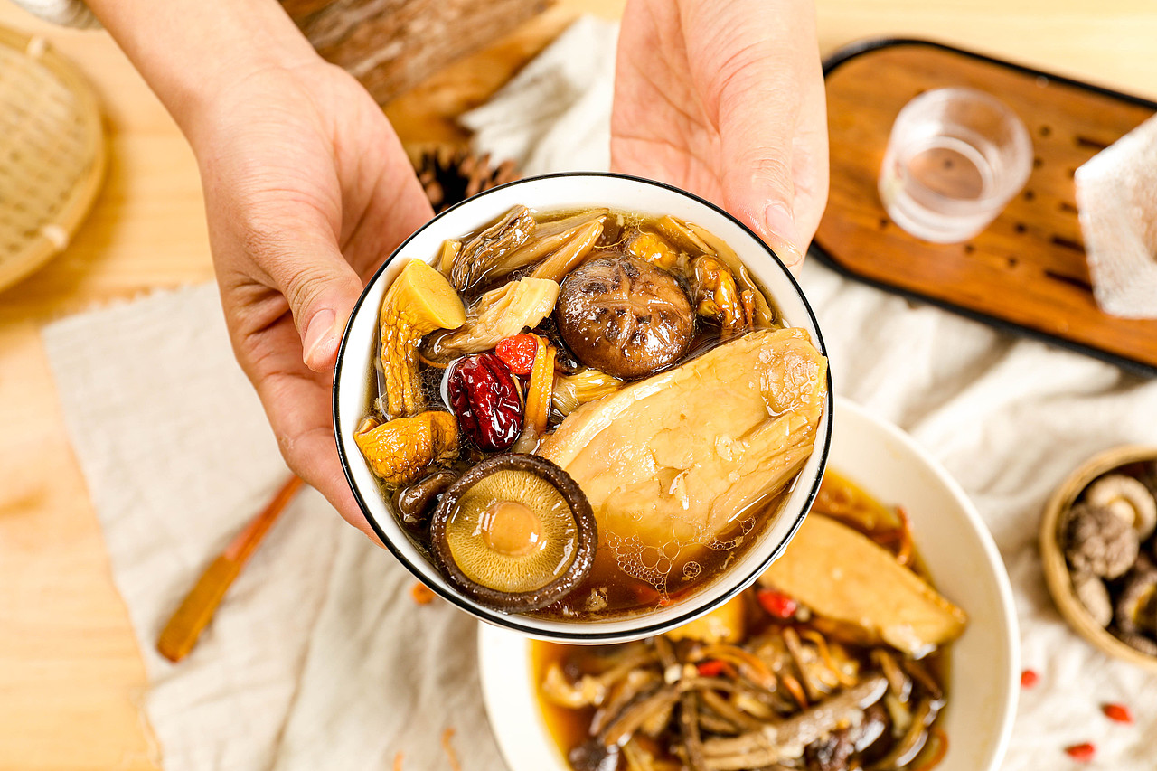 菌菇汤包菌菇汤摄影