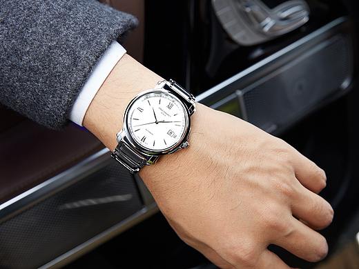 微距创意--在路口等你。艾米龙手表拍摄