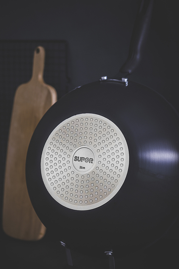 苏泊尔锅产品拍摄（图ZMTUyMjYzODYw） - 产品摄影 - 站酷设计师卷卷Roll原创素材 - 站酷ZCOOL