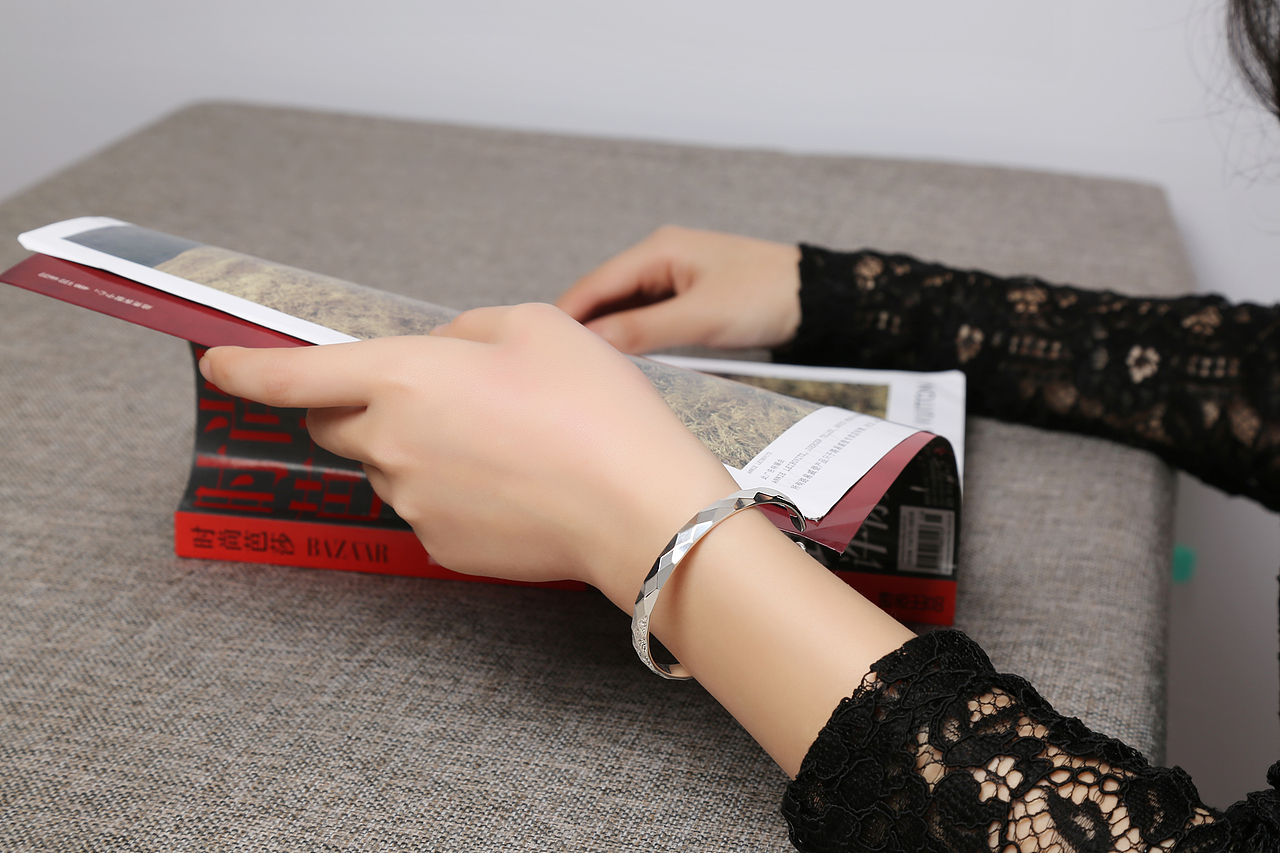 银饰模特拍摄案例