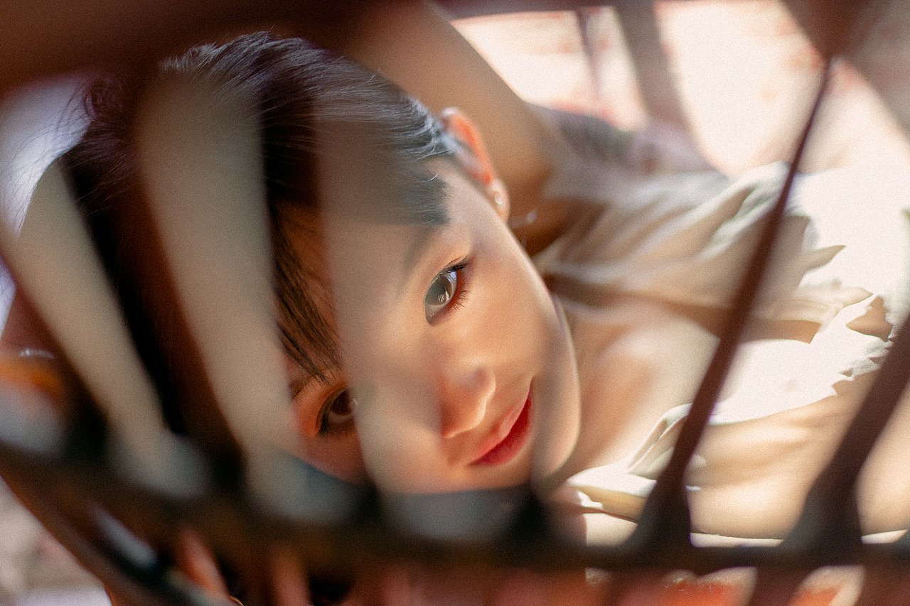 秋日早晨（图ZMTMwNTc5NTg0） - 人像摄影 - 站酷设计师摄影师不语金原创素材 - 站酷ZCOOL