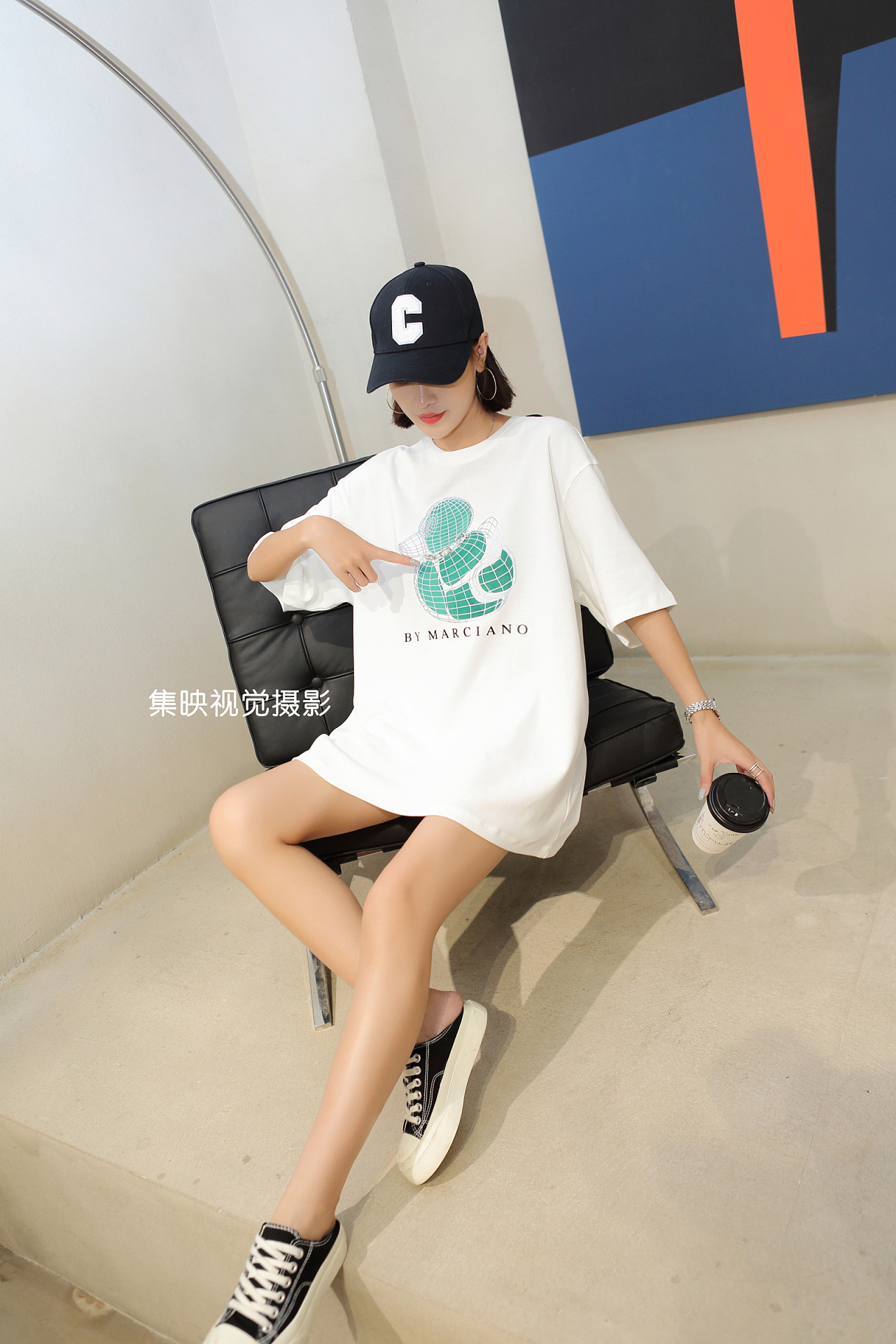 流行服饰摄影 网拍女装 潮t模特拍摄图片