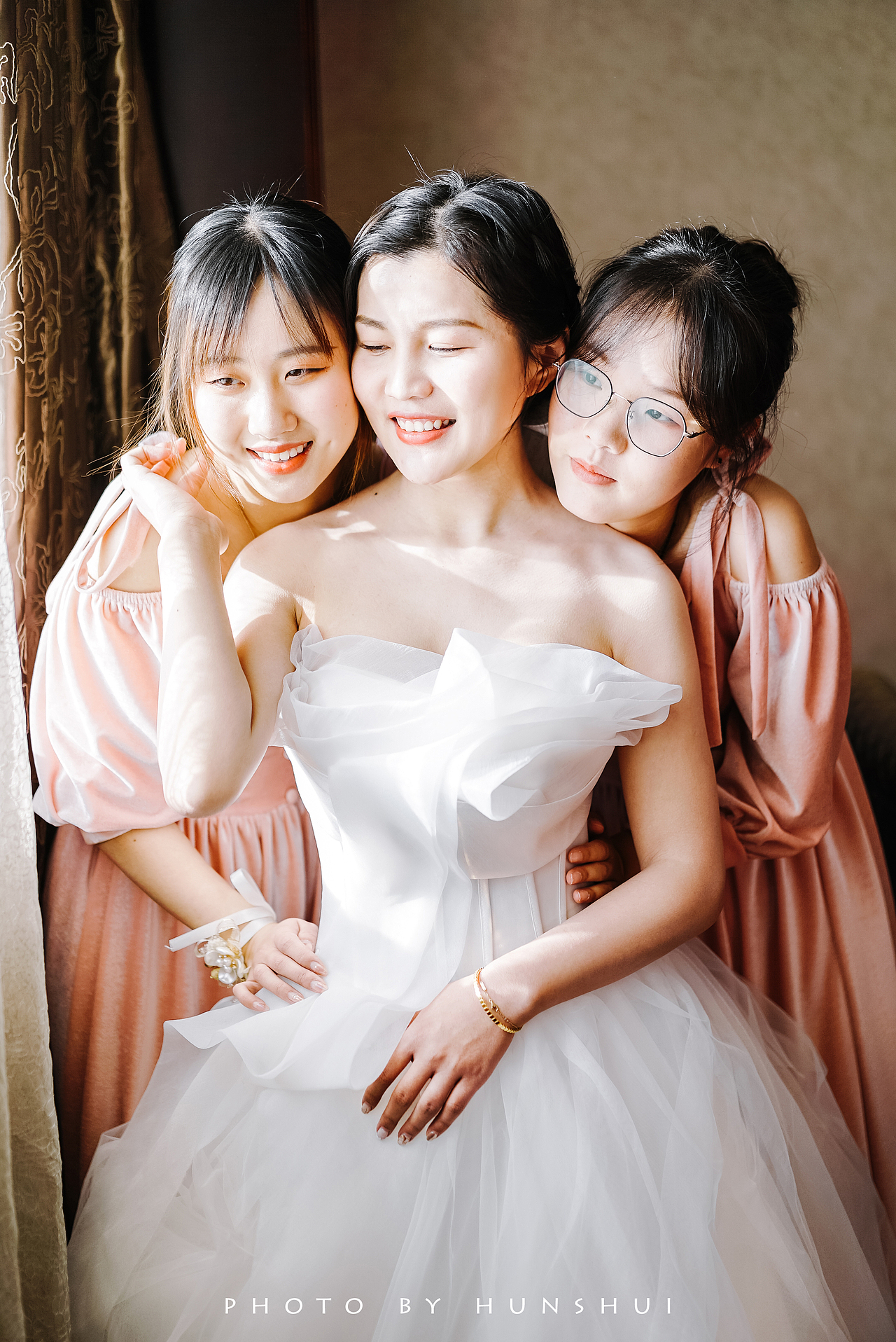 混水纪实摄影｜婚礼跟拍｜云裘一袖的流光（图ZMjM5NDI2MDk2） - 人文/纪实摄影 - 站酷设计师摄影师混水原创素材 - 站酷ZCOOL