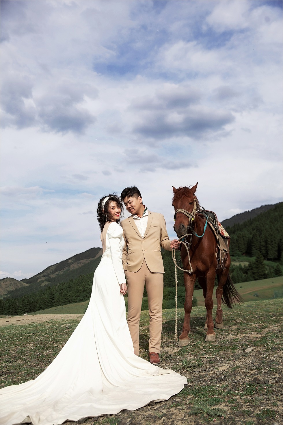 新疆四仟纪旅拍乌鲁木齐婚纱照客片分享（图ZMjQ0ODY2OTI0） - 人像摄影 - 站酷设计师新疆四仟纪摄影原创素材 - 站酷ZCOOL