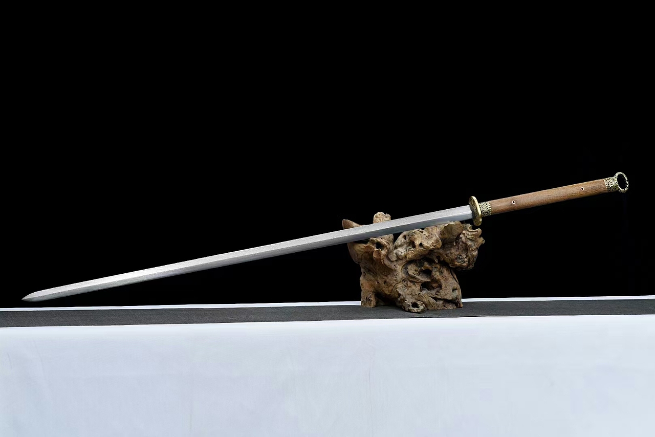 新款设计 双手武学苗家剑 加特长