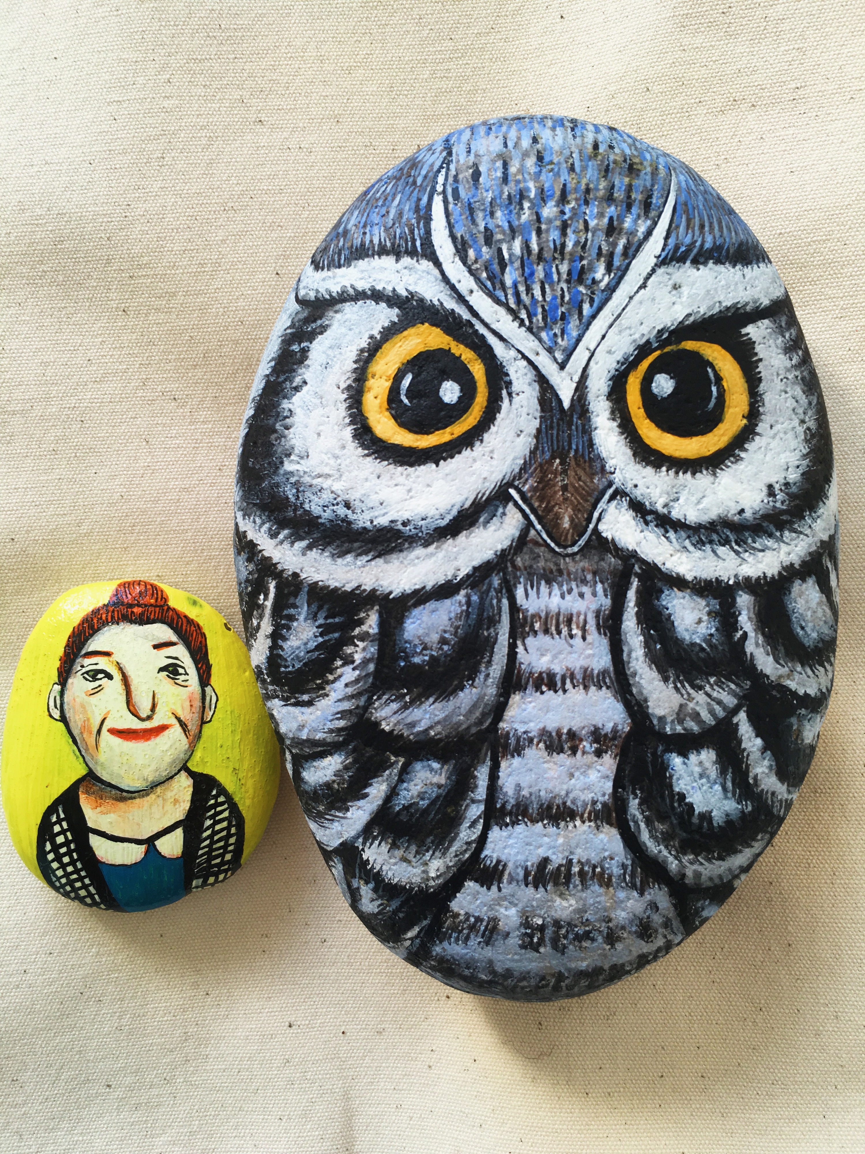 原创猫头鹰手绘石头摆件