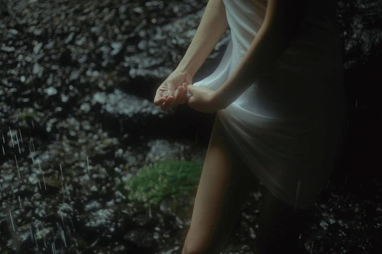 女生人像摄影，发现了一个秘密基地