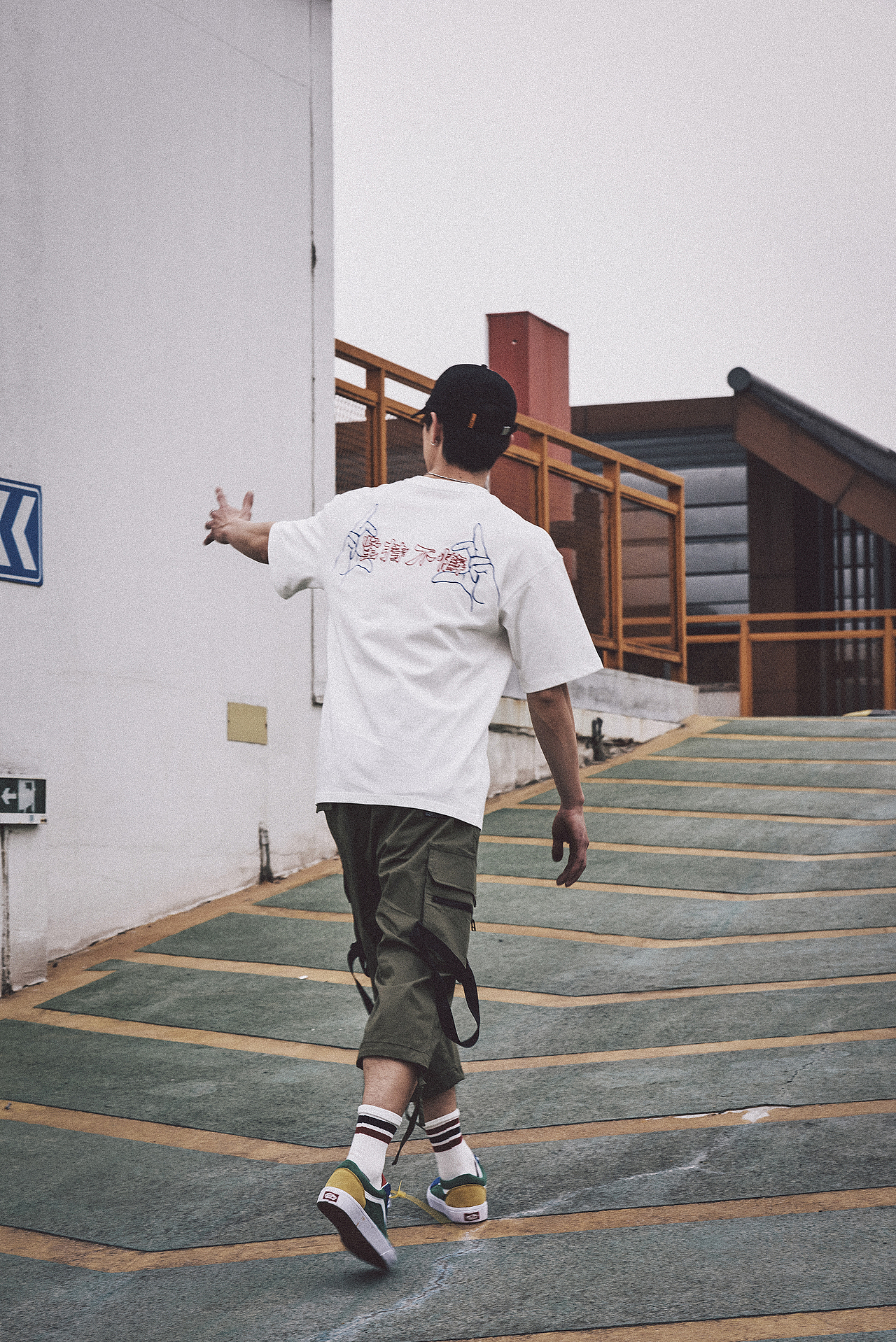 坚持我的-JASONWOOD-2018-SVP系列（图ZMTkzNDA2OTcy） - 休闲/流行服饰 - 站酷设计师服装设计师亮亮原创素材 - 站酷ZCOOL