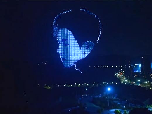易烊千玺20岁生日，1000台无人机灯光秀