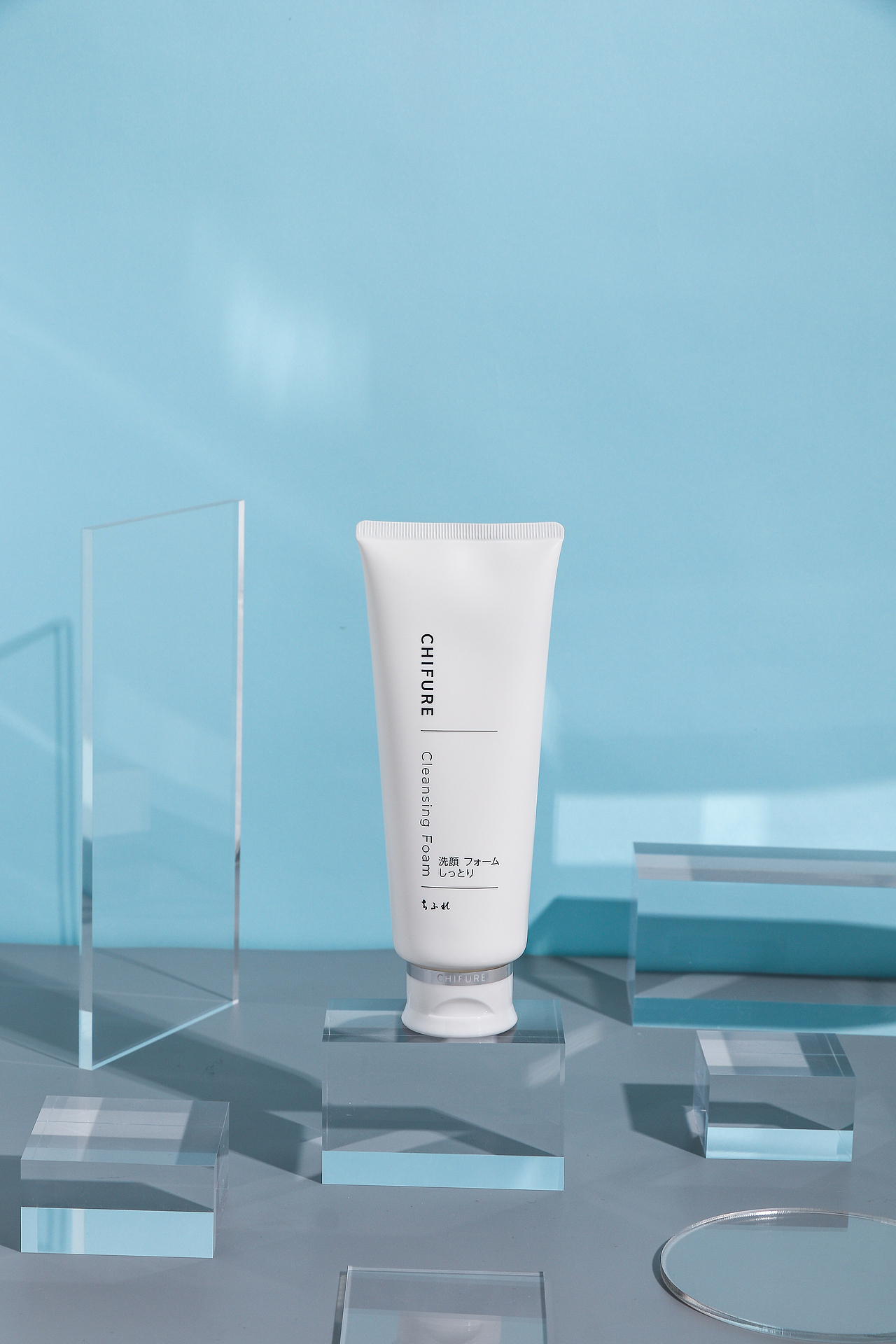 解锁无暇美肌 | 纯白化妆品摄影 | 从摄影到设计