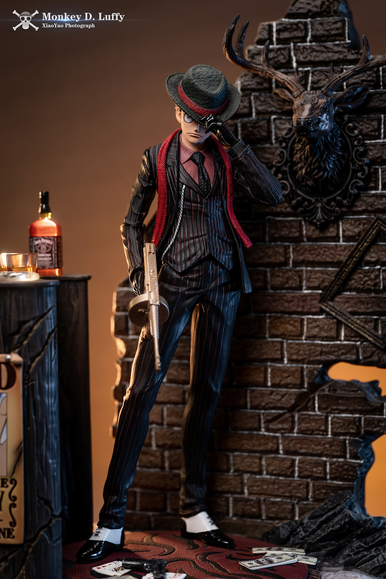 西装暴徒路飞雕像摄影|摄影|产品摄影|一个半 - 原创作品 - 站酷