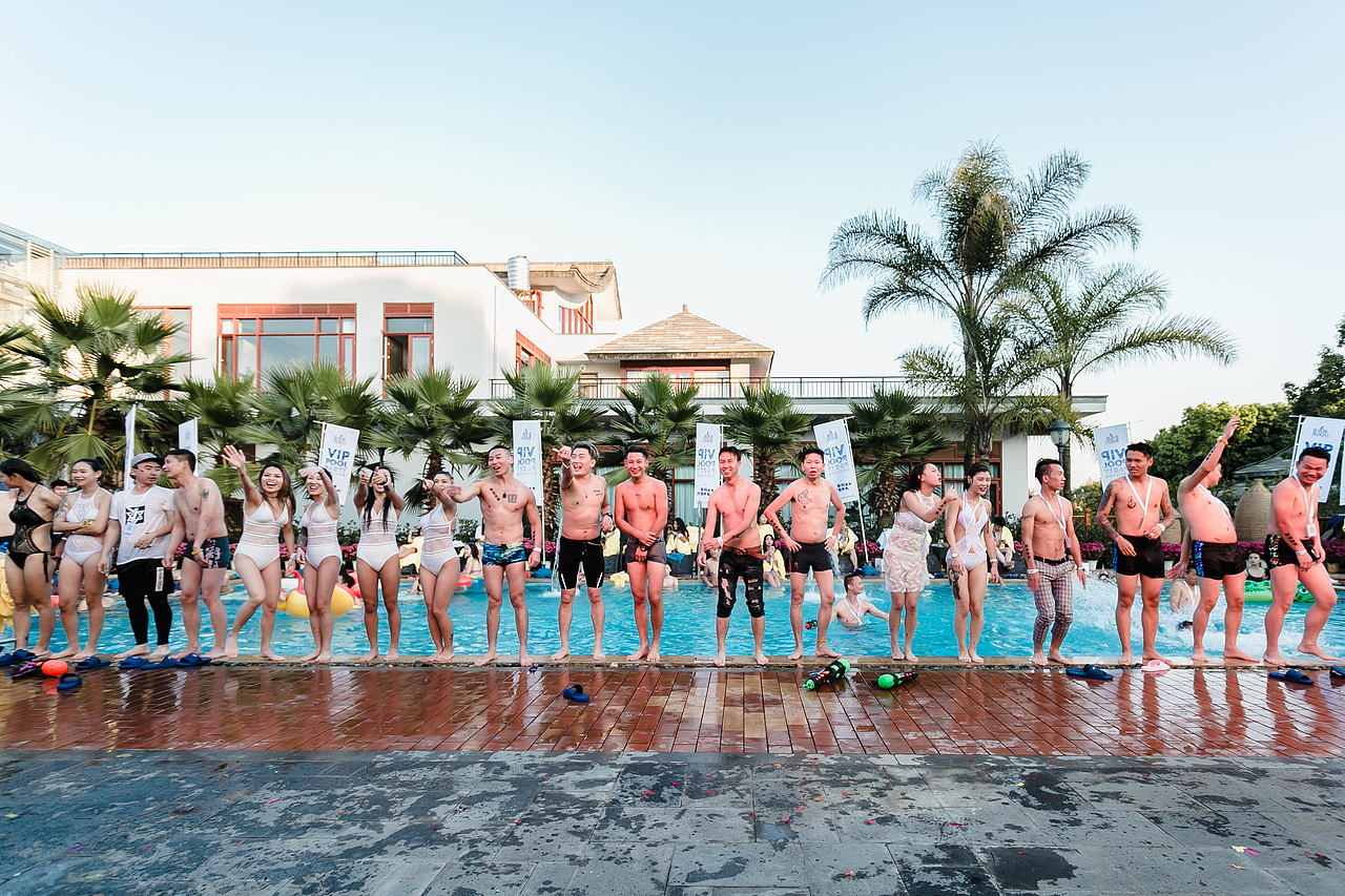 泳池趴（图ZMTAyNTg3OTk2） - 人文/纪实摄影 - 站酷设计师一颗豆芽喔原创素材 - 站酷ZCOOL