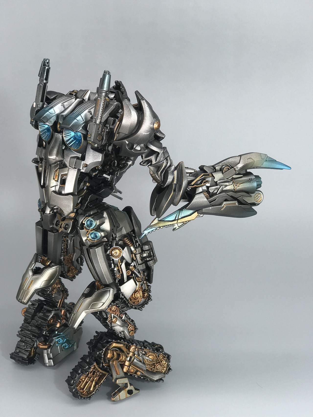 变形金刚坦克威震天重涂