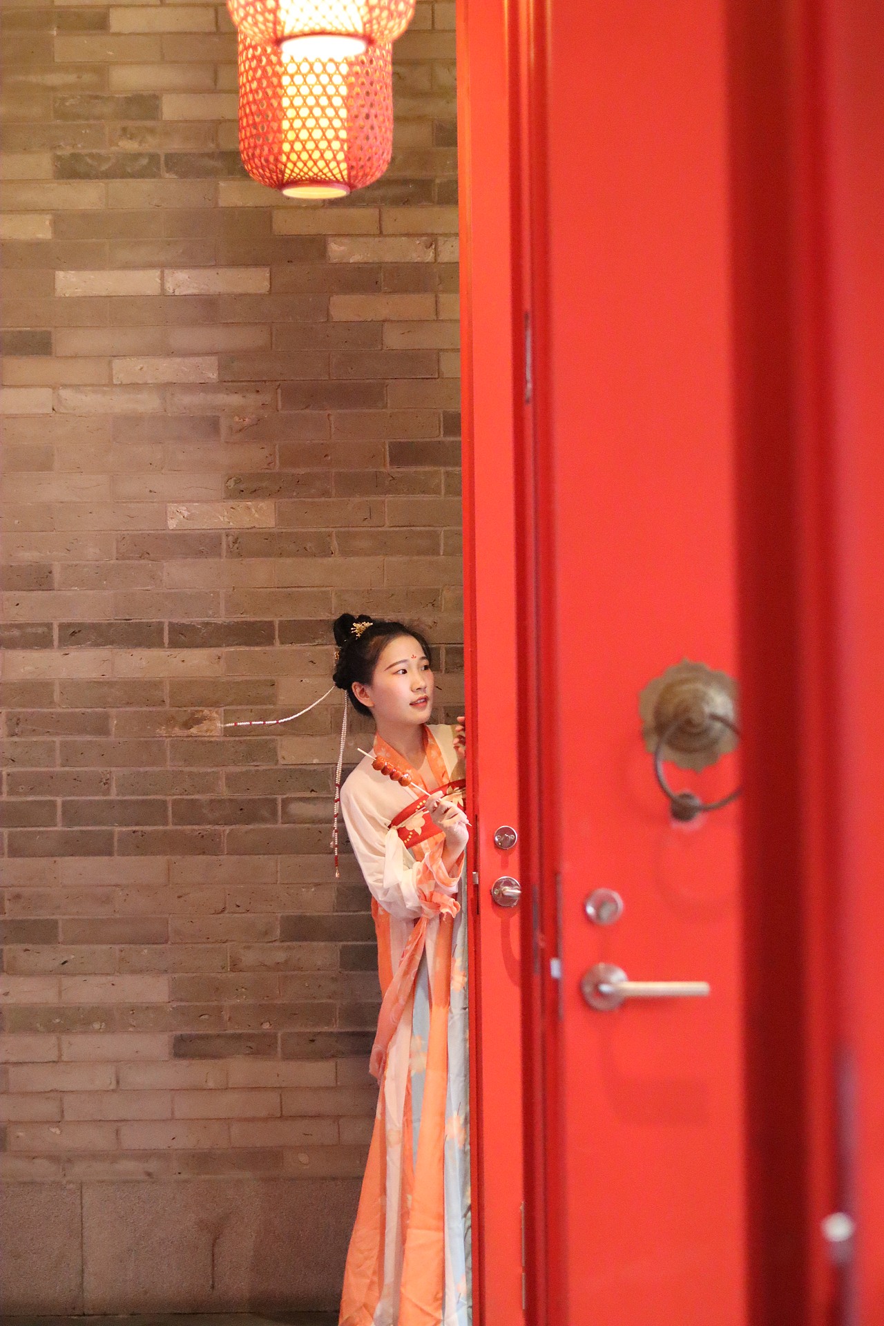 人要先感到幸福 才能看到玫瑰