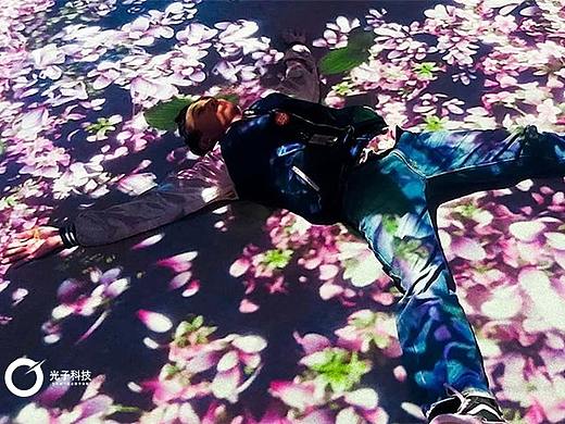 《醉花间》新媒体艺术装置投影互动沉浸式花海花舞森林