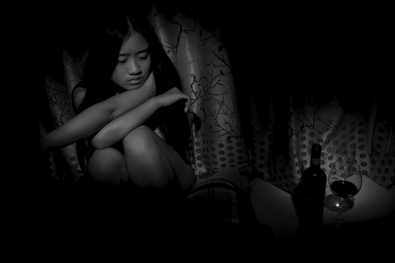 黑白暗调（图ZOTkyNDY5MzI=） - 人像摄影 - 站酷设计师兔子猪啊原创素材 - 站酷ZCOOL