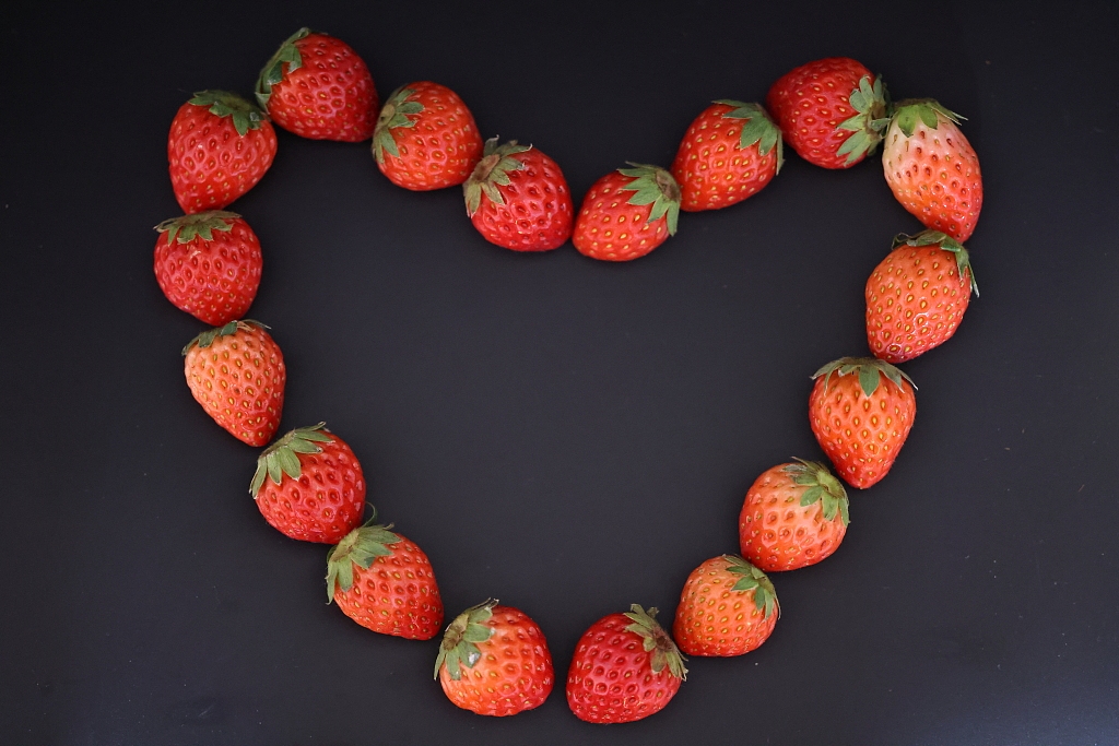草莓图片素材背景高清图片草莓数字123456789草莓爱心（图ZMjg1NTI5NjEy） - 产品摄影 - 站酷设计师饿狐原创背景素材原创素材 - 站酷ZCOOL