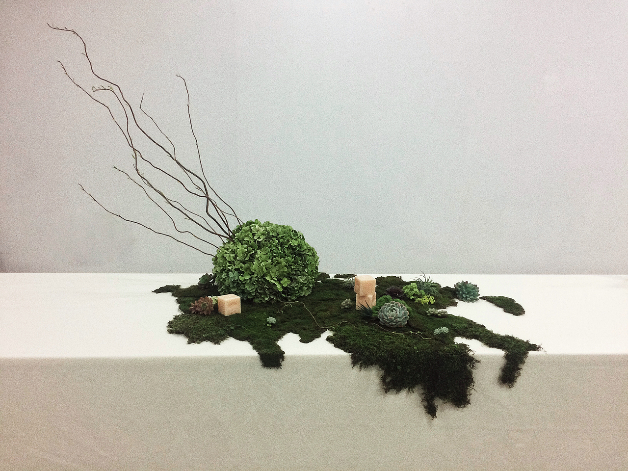 展会桌花设计（图ZMTI3NDc5NzIw） - 其他手工艺 - 站酷设计师我是阿克苏原创素材 - 站酷ZCOOL