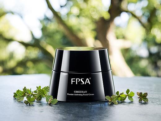 「美妆摄影修图」最近的护肤品拍摄修图整理