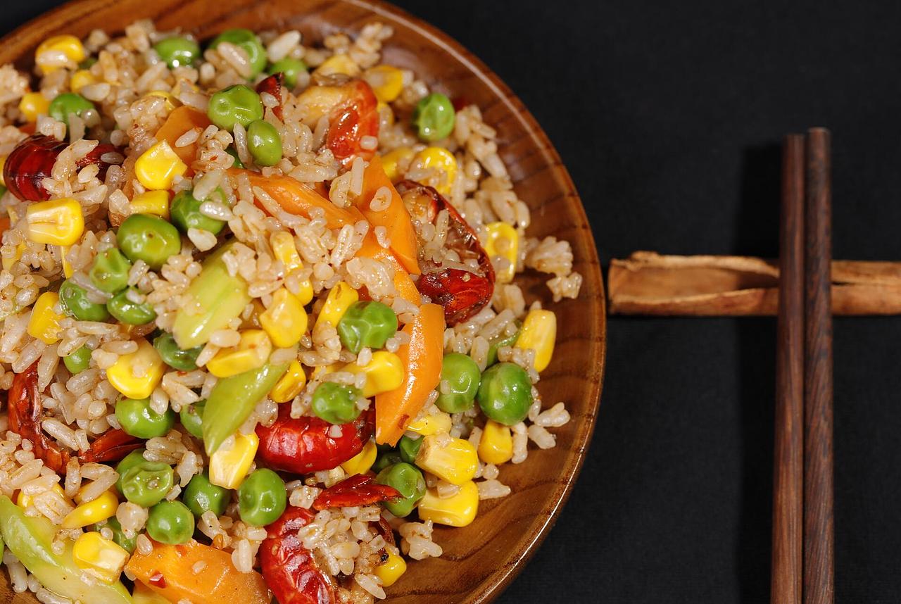 长沙特色小吃美食小龙虾黄桃豆笋毛豆藕片产品拍摄