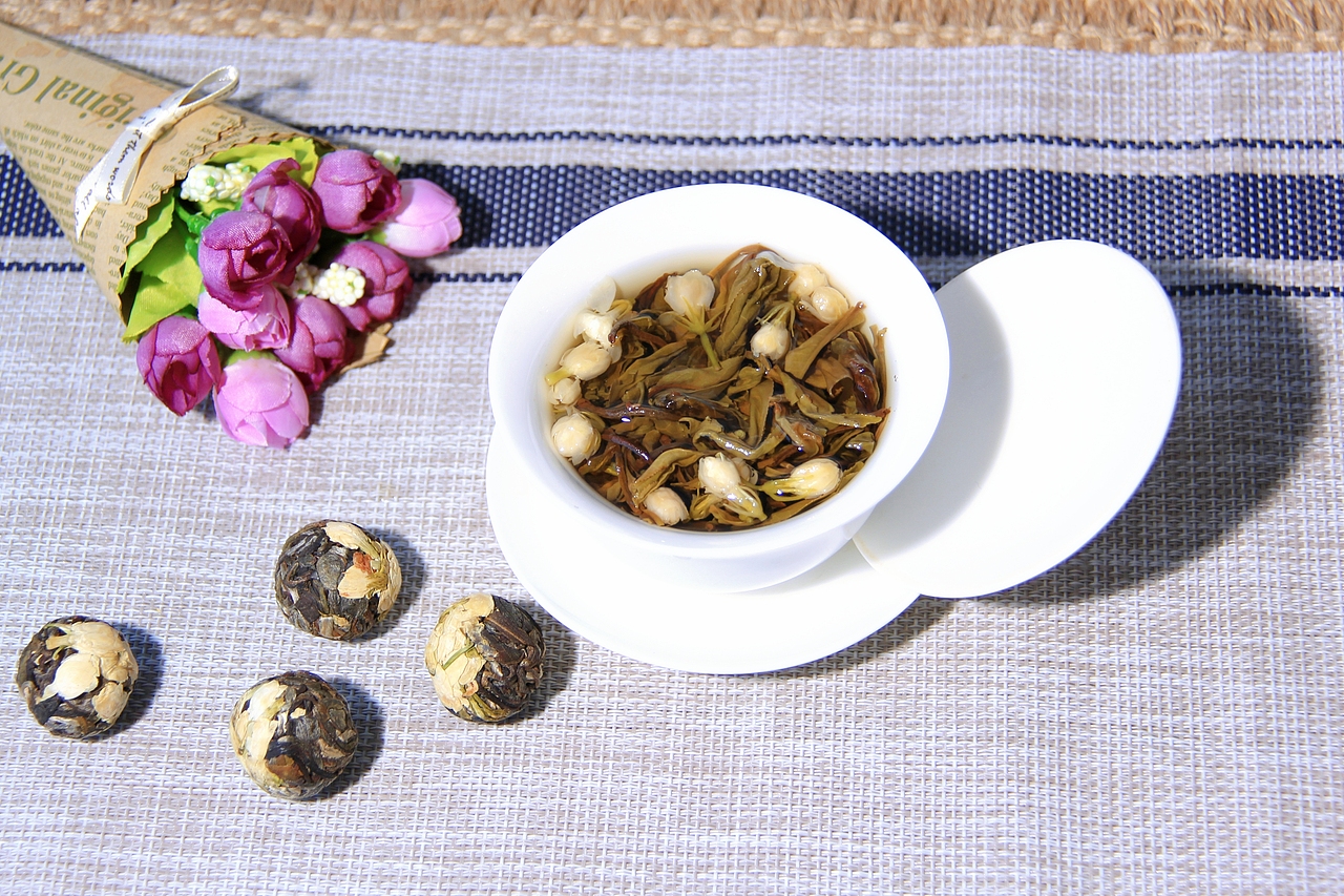 《龙珠花茶》包装设计-花香与茶香的美丽碰撞（图ZMjgxODE2Mzc2） - 包装 - 站酷设计师酸酸酸小妞原创素材 - 站酷ZCOOL