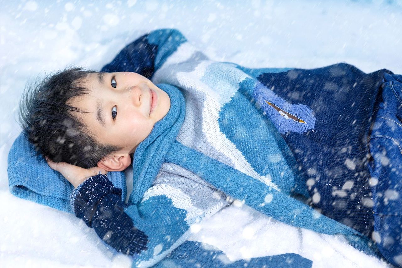 在雪地里肆意撒欢吧（图ZMzMwNjU1ODY4） - 人像摄影 - 站酷设计师一颗小崩豆儿原创素材 - 站酷ZCOOL