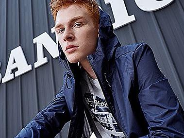 男装 首页（个人主页-ZMzkzNTk5MjA=） - 海报 - 站酷设计师云想衣裳花想荣原创素材 - 站酷ZCOOL