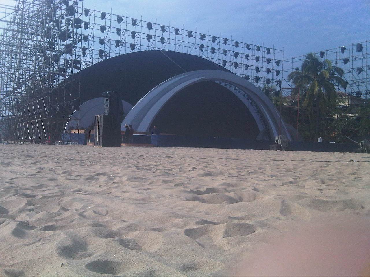 2012第六届腾讯网星光大典-KV主视觉设计+舞台设计（图ZMzI2NDI3OTI=） - 舞台美术 - 站酷设计师杀猪菜原创素材 - 站酷ZCOOL