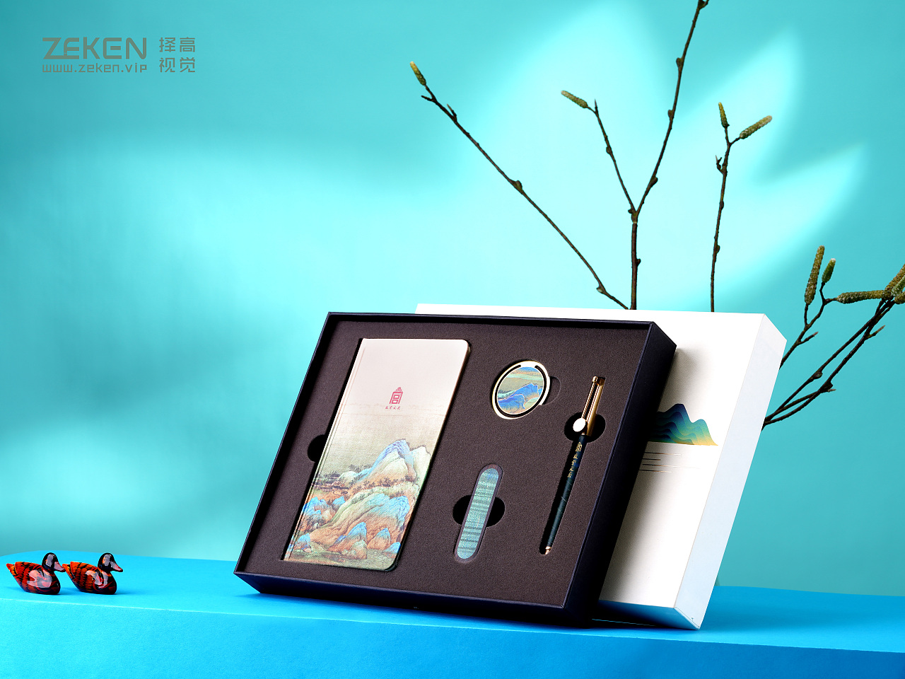 故宫 文具套装 千里江山（图ZMjQxMzEwNzMy） - 产品摄影 - 站酷设计师择高摄影原创素材 - 站酷ZCOOL