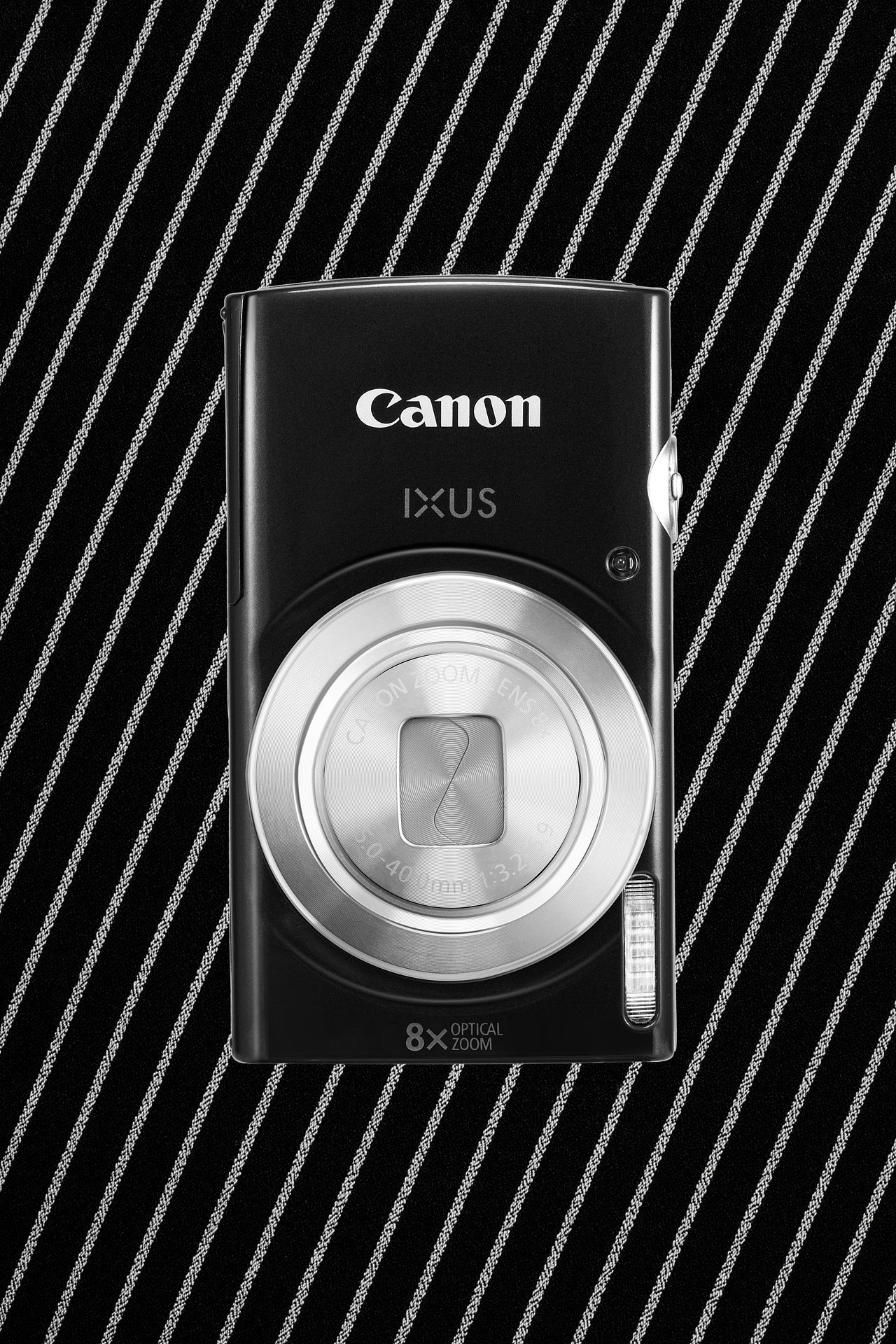 给第一台相机拍个照