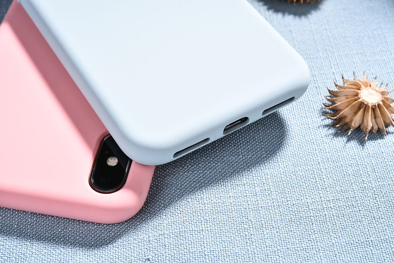 IPHONE XS 硅胶壳 手机壳 场景实拍（图ZMTU3NTIwNjc2） - 产品摄影 - 站酷设计师无_言原创素材 - 站酷ZCOOL