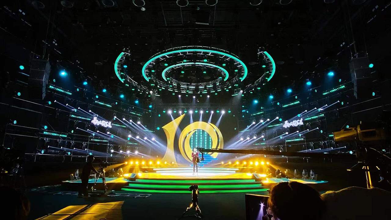 《歌从黄河来》舞美设计