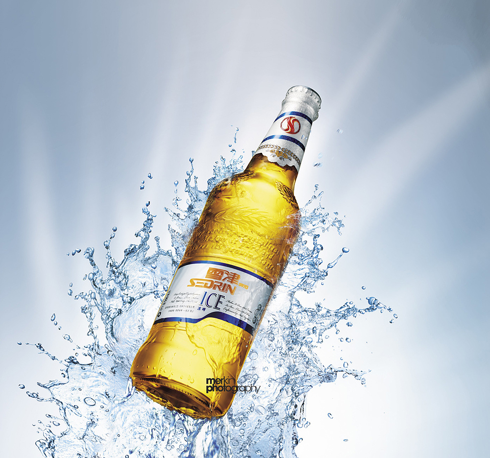 问:这么说您觉得现在的摄影这一行还能做吗?
答:能啊,做精,做自己擅长的,做自己拿手的部分,这样就好了,你可以不来找我,一旦你来找我,只要是客户有明确的要求,我都会让客户满意。但是我不能说一定会让每个看到图片的人都满意,因为每个人的想法是不一样的,谁都不能说,我的东西,所有的人看了都会喜欢,那么全世界的人就都穿一样的衣服,用一样的东西了。<br>