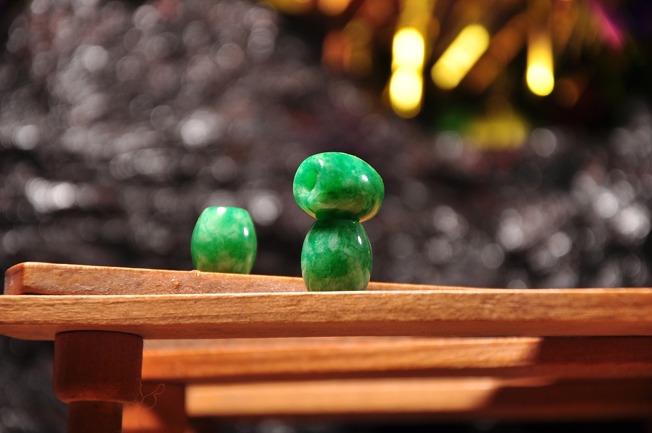 电子商务水晶珠宝手链饰品配饰马来玉转运珠路路通羊年小红绳手链（图ZMjQwMDkwNDQ=） - 产品摄影 - 站酷设计师韩明航原创素材 - 站酷ZCOOL