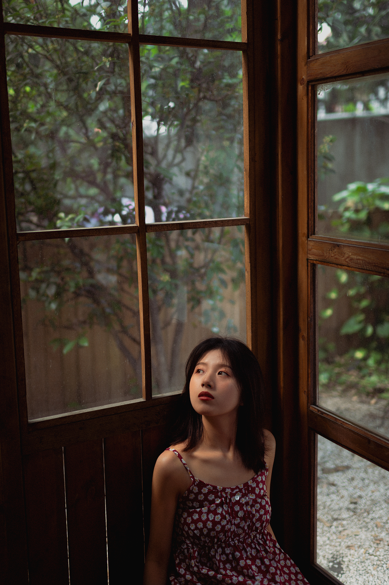 喃喃自语（图ZMjkyOTQ1NTc2） - 人像摄影 - 站酷设计师锅一口原创素材 - 站酷ZCOOL