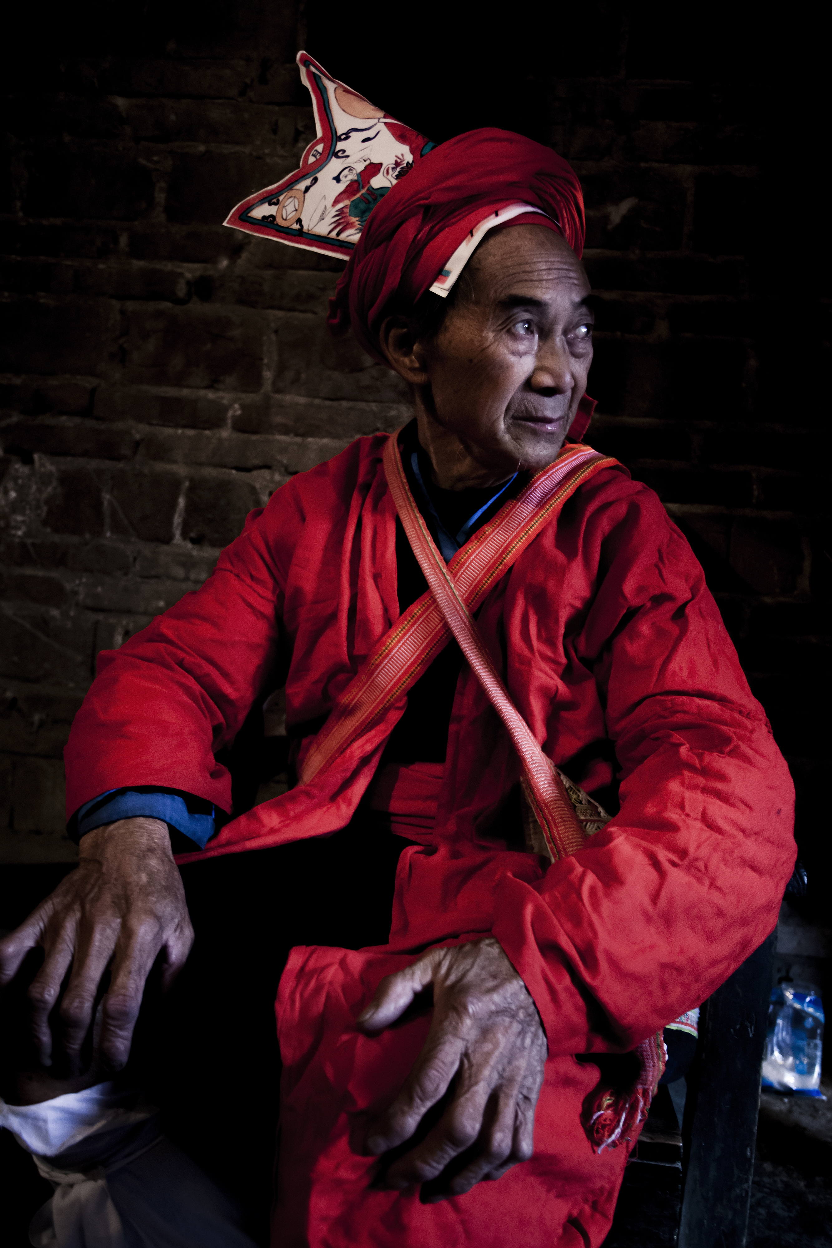 耍歌堂节日里瑶族人的画像