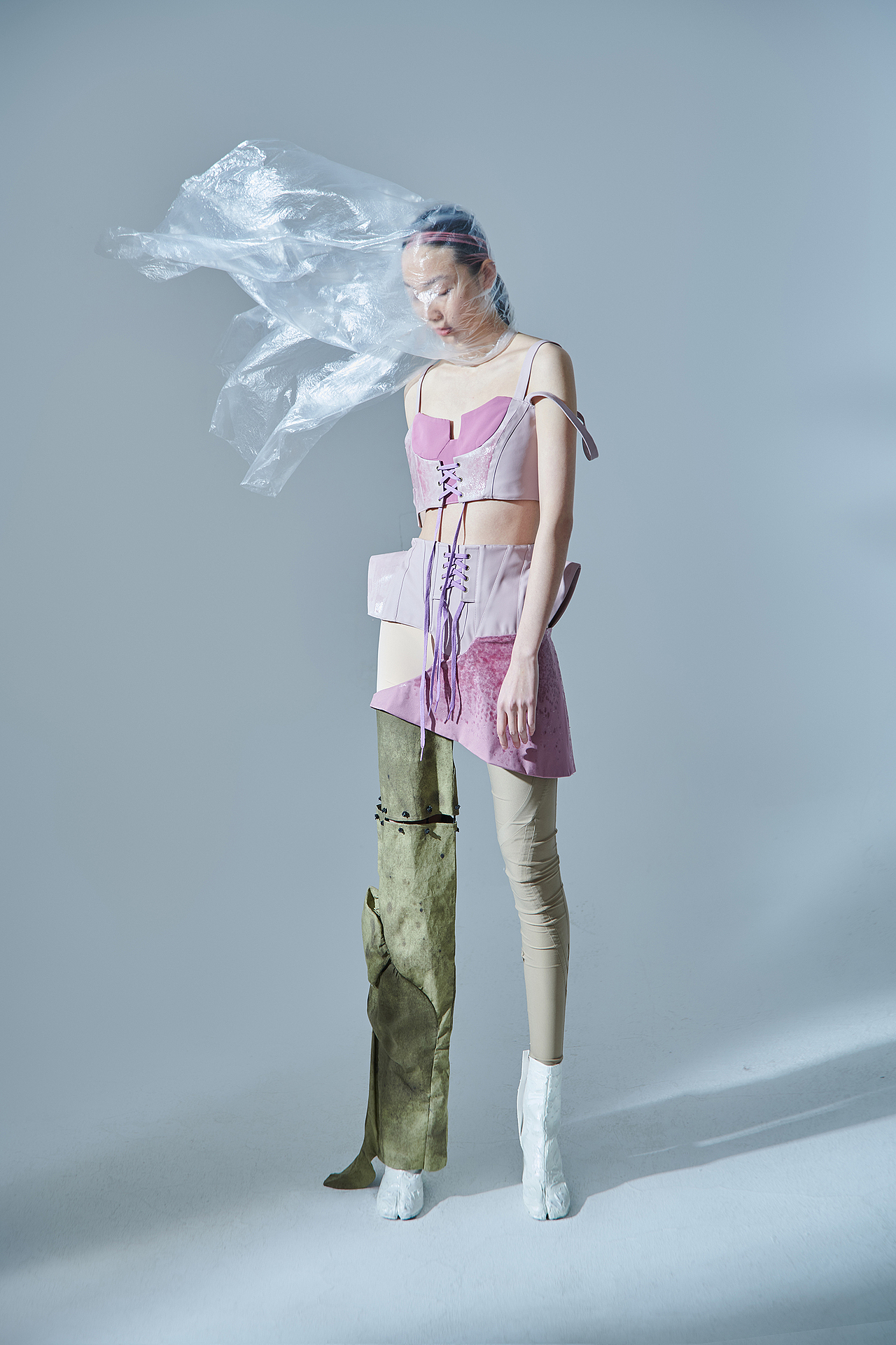 以身外身，做梦中梦