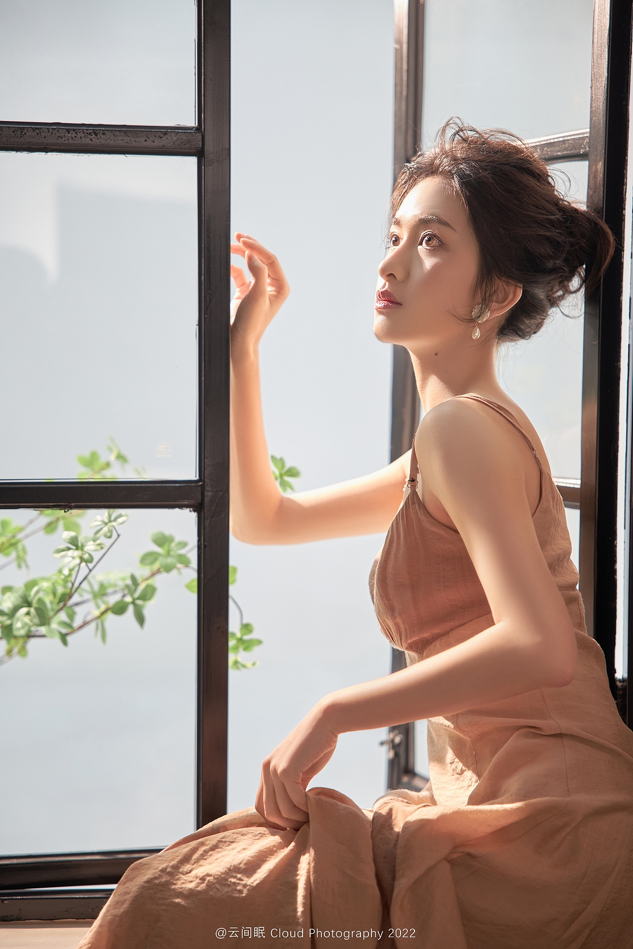 光落在她脸上 温柔人像写真（图ZMjk2MjM4OTk2） - 人像摄影 - 站酷设计师云间眠原创素材 - 站酷ZCOOL