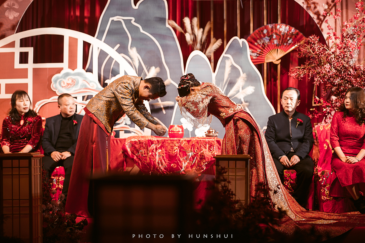 混水纪实摄影｜婚礼跟拍｜云裘一袖的流光（图ZMjM5NDI3Nzcy） - 人文/纪实摄影 - 站酷设计师摄影师混水原创素材 - 站酷ZCOOL