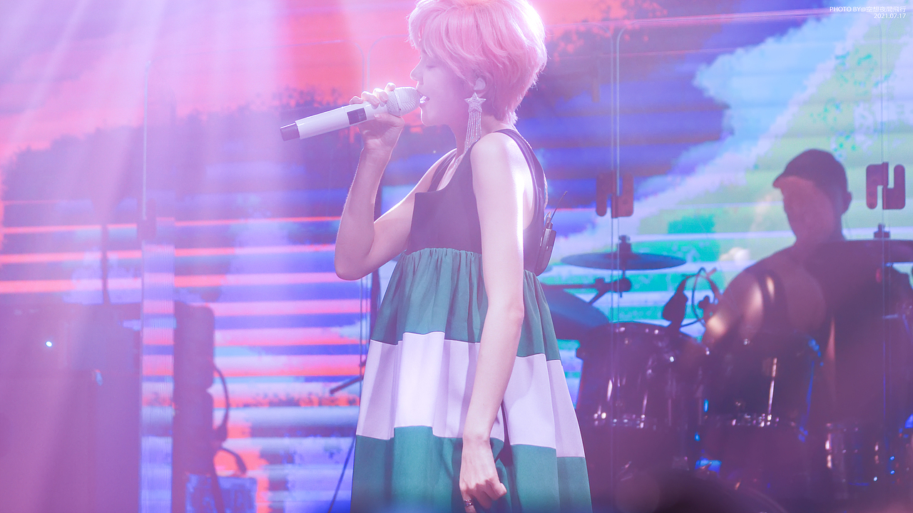 Livehouse摄影｜郁可唯-Dear Live 山丘Livehouse苏州