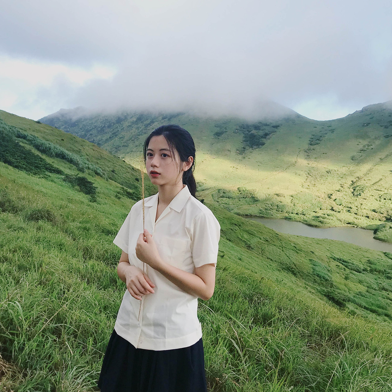 云边有个小卖部