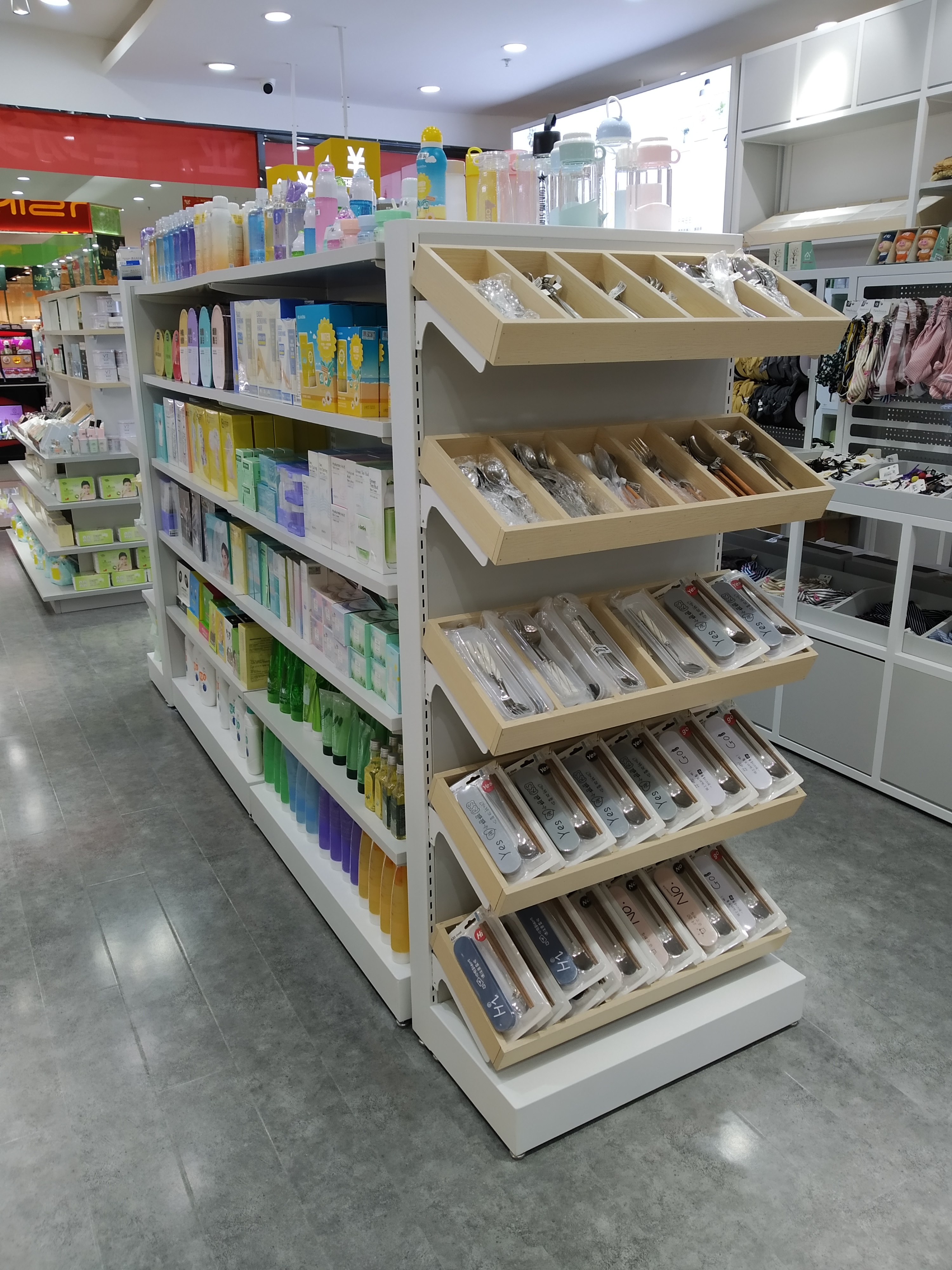 货架厂解析便利店1个月利润翻8倍,店主的策略是什么?