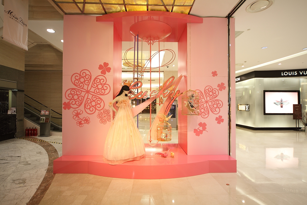 2013年商业项目春夏主题美陈设计