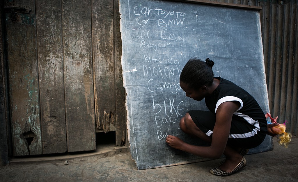 Mary Wambui
&lt;br&gt;14岁&lt;br&gt;&lt;br&gt;&lt;br&gt;穿着黑白色连衣裙的她，黑色的皮肤就显得有些咖啡色了，她留了很长时间的头发，在脑后留了一个小发髻，因为肯尼亚人是很难留长头发的，他们头发天生就是小卷毛。她的梦想是：想成为一名医生，为穷人们建一所医院，减少肯尼亚的死亡率。