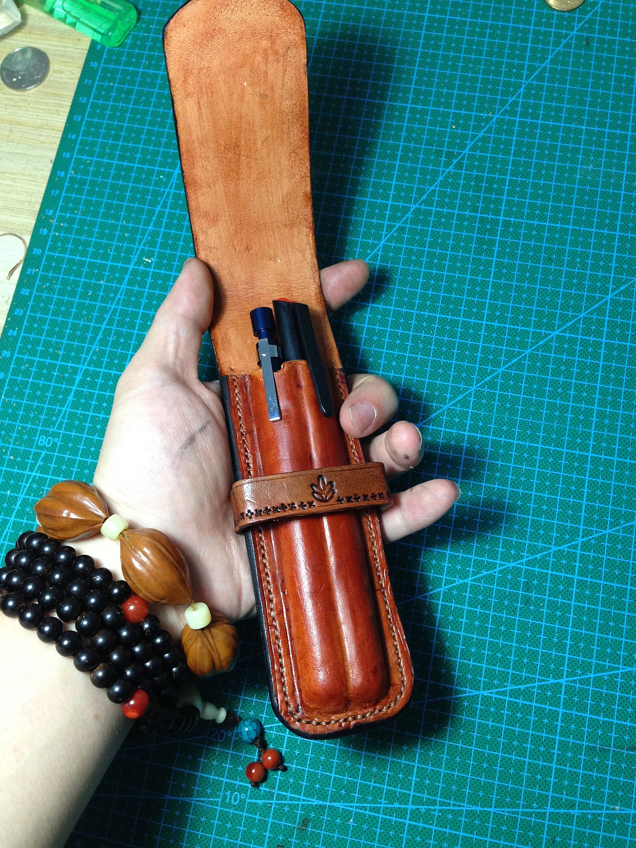 皮制笔套,给媳妇做了一个小玩意儿。