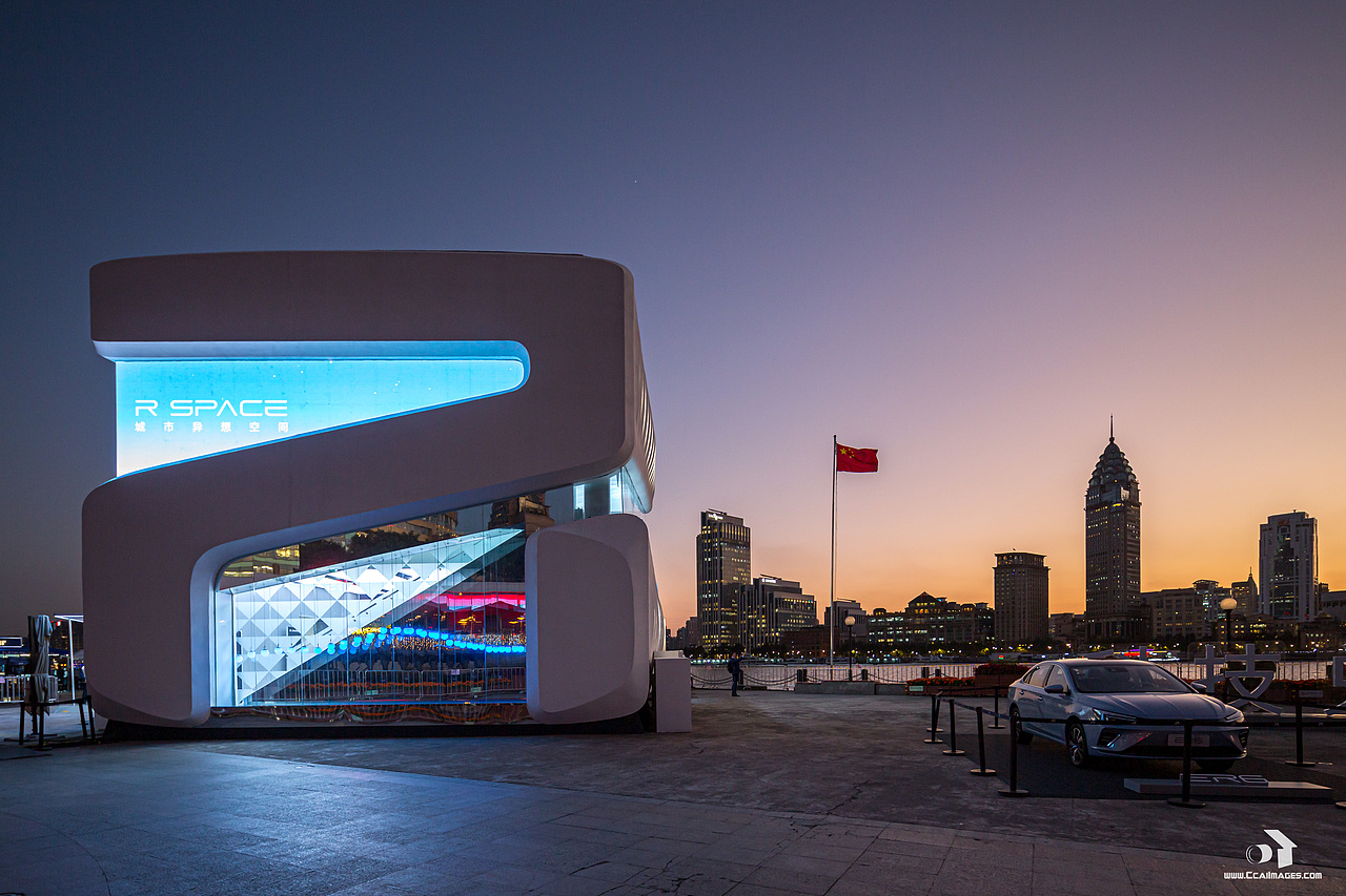 R SPACE ON THE BUND / 城市异想空间汽车展厅