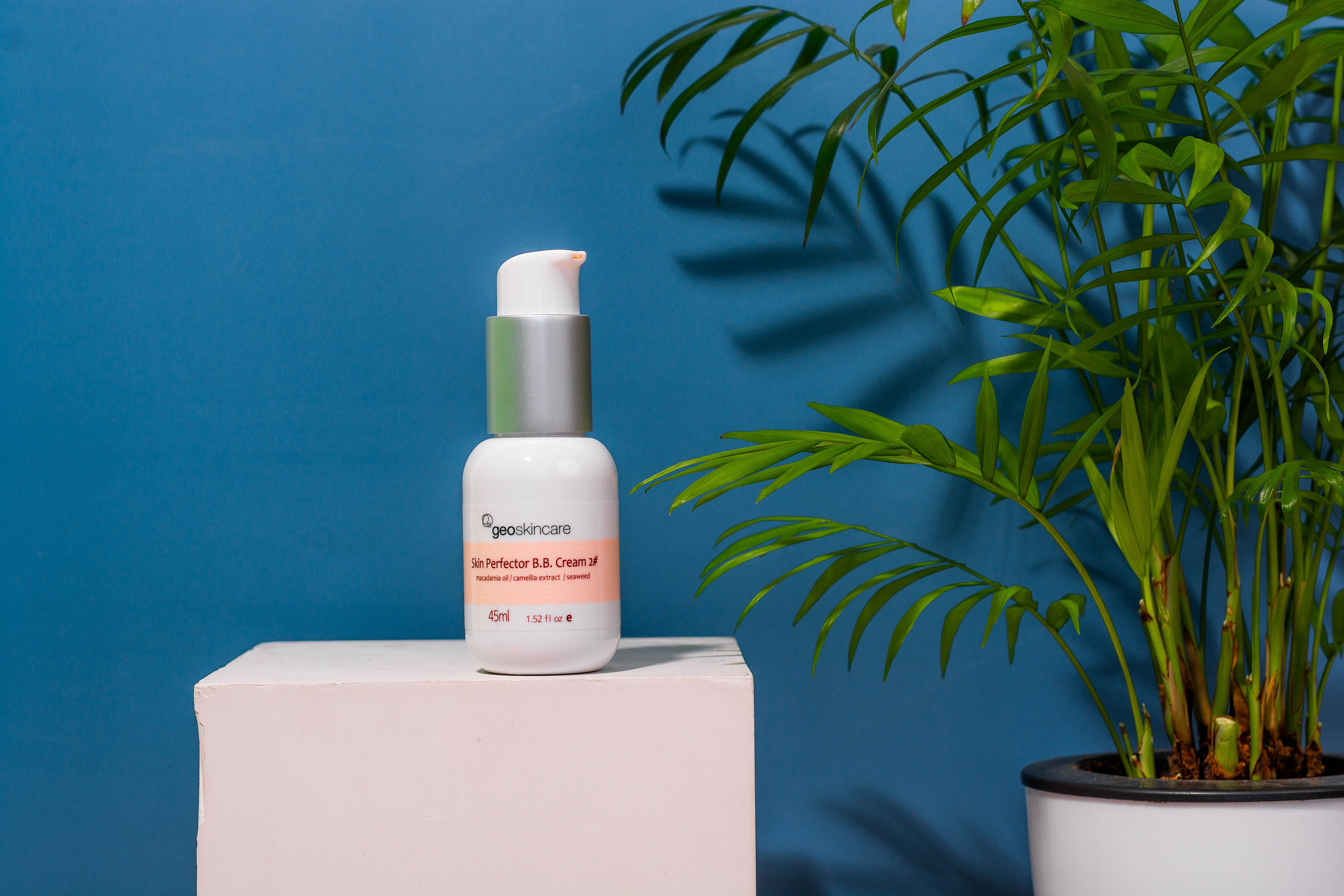 纽西之谜水凝清润隔离霜