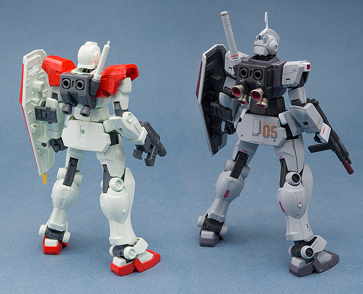 但寒带型吉姆用的是没有星星的后期盾,只能用胶板把星星坑填上.