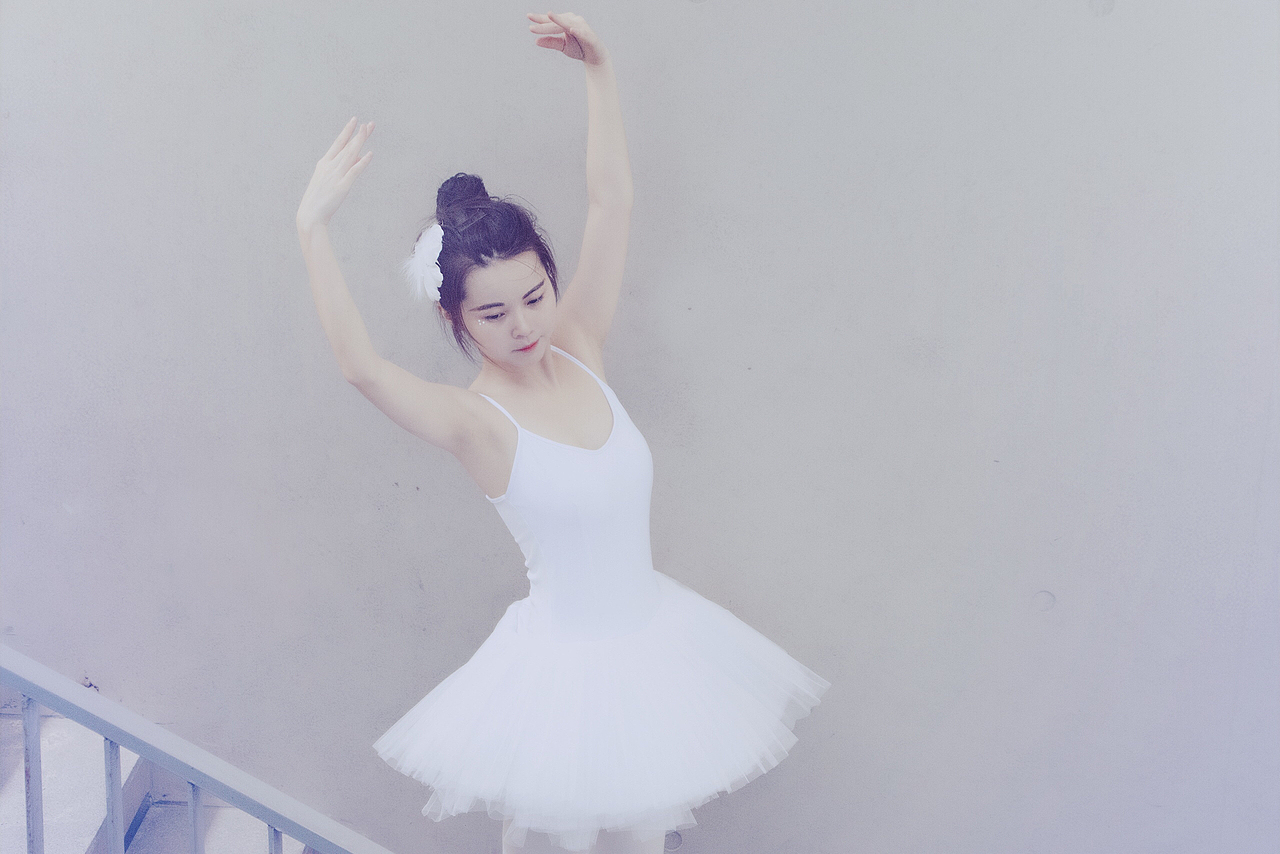 刀尖上的舞蹈（图ZMTE5MzEzMTA0） - 人像摄影 - 站酷设计师爱吃饭团的饭团原创素材 - 站酷ZCOOL